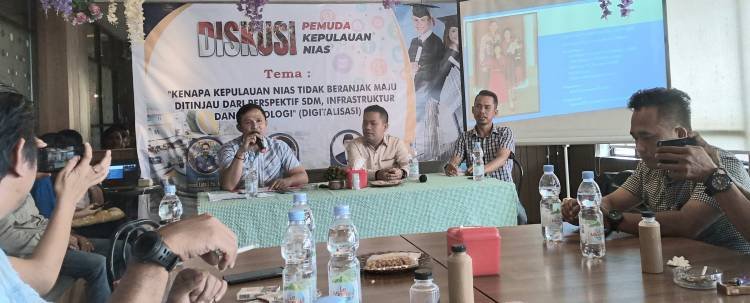 Diskusi “Mengapa Nias Tidak Beranjak Maju” Alot