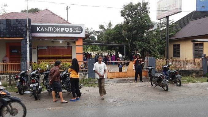 PT Pos Perdagangan Salurkan BLT Minyak Goreng