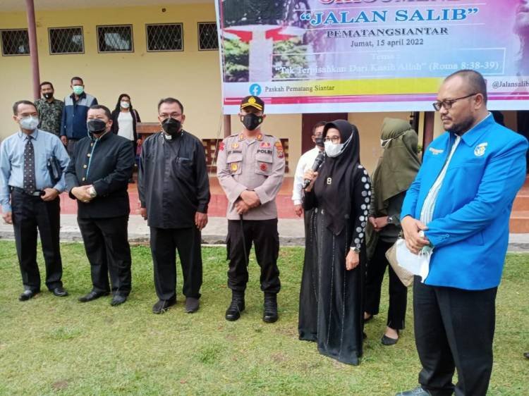 Plt Wali Kota Pematangsiantar Lepas Proses Jalan Salib