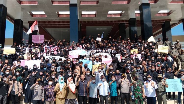 Tolak Masa Jabatan Presiden 3 Periode, Ratusan Mahasiswa Demo Kantor DPRD Binjai