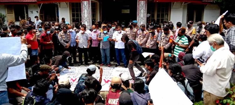 Komunitas AGRM Unjukrasa ke DPRD Pematangsiantar