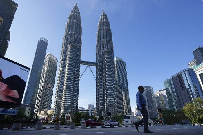 Mulai 1 Mei, Malaysia Tak Wajibkan Pemakaian Masker Outdoor