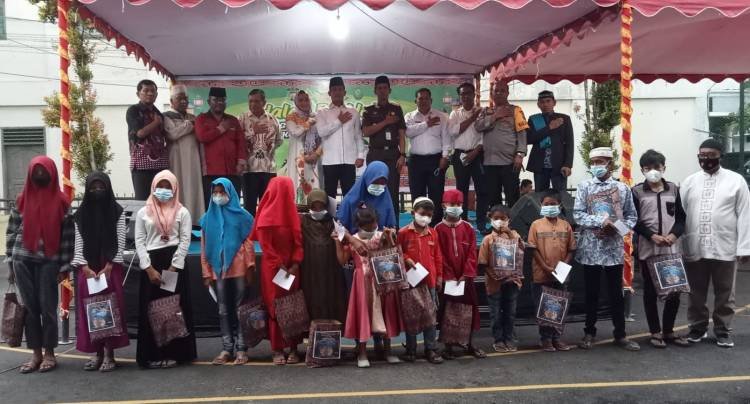 Perkuat Sinergitas, Kapolres Samosir Halal Bihalal 1443 H Bersama Forkopimda dan Anak Yatim Piatu