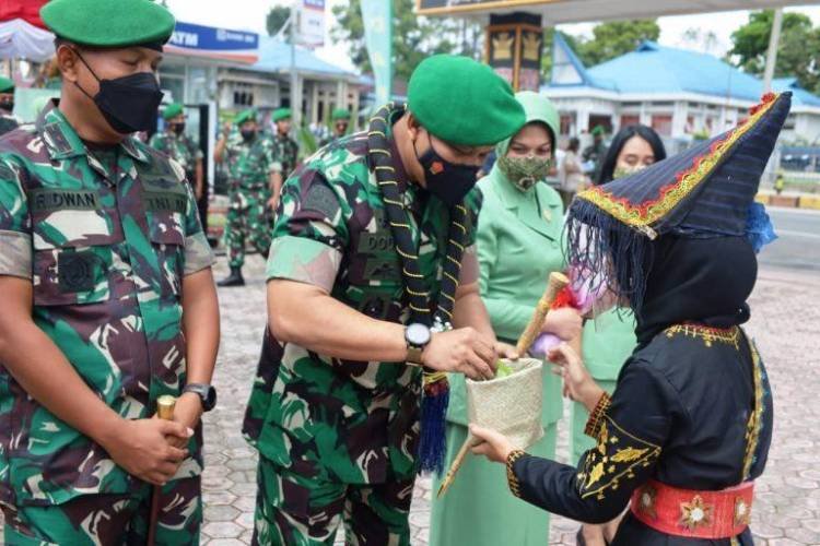 Prajurit Harus Menjadi Petarung dan Dicintai Rakyat