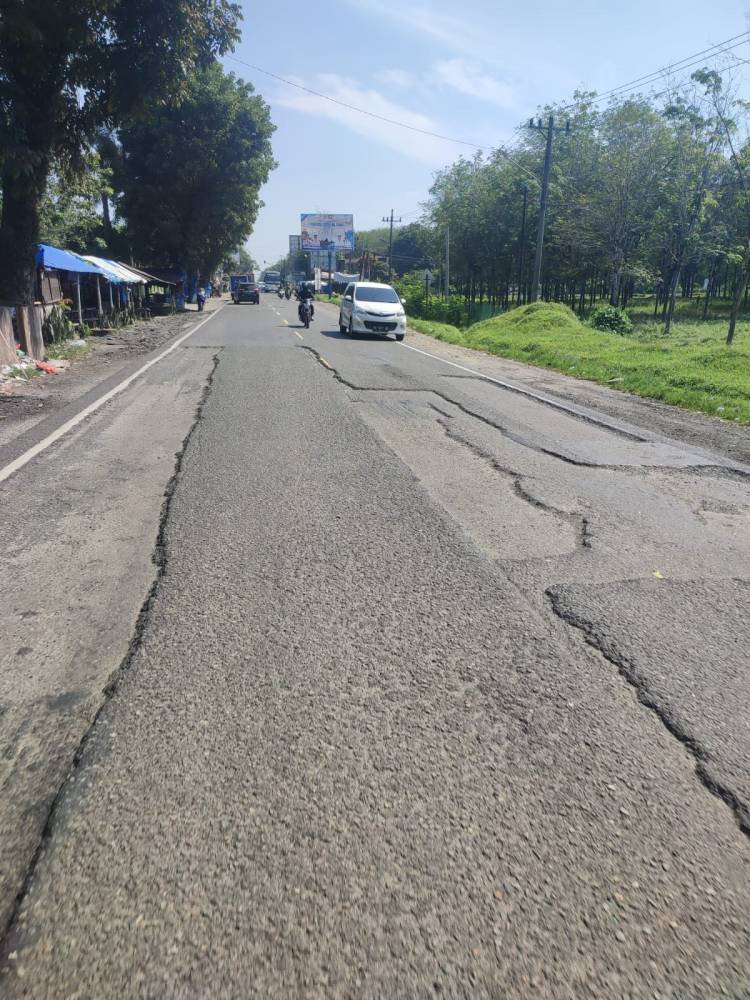Lebih Dua Minggu Dikorek, Jalinsum di Dolok Merangir Tak Kunjung Ditambal