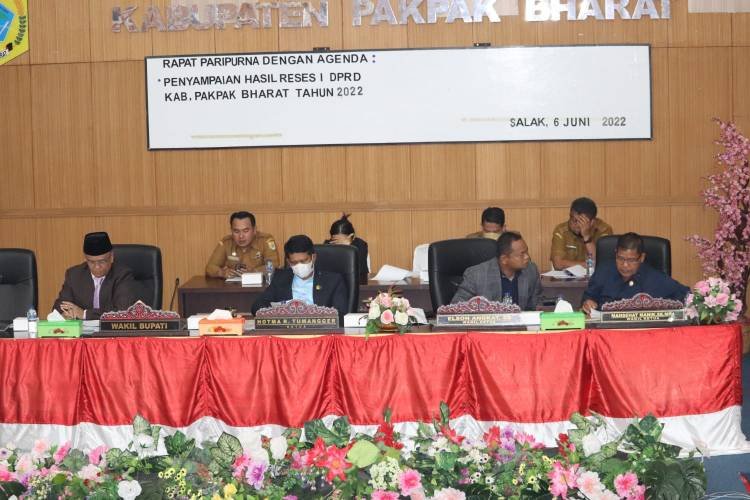 Wakil Bupati Pakpak Bharat Hadiri Paripurna Penyampaian Laporan Reses I DPRD