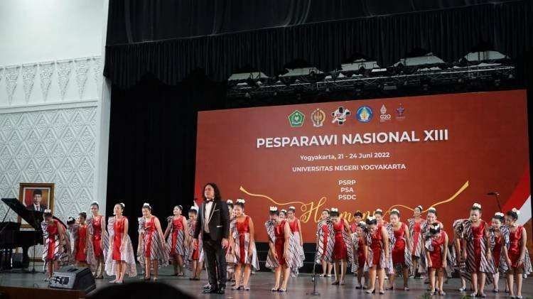 Paduan Suara Anak Inggou Victory Pematangsiantar Juara 1 Pesparawi Nasional XIII