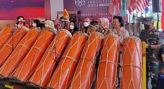 Menparekraf dan Menteri PPPA Buka W20 Summit di Parapat, Penerbangan ke Medan dan Silangit Ditambah