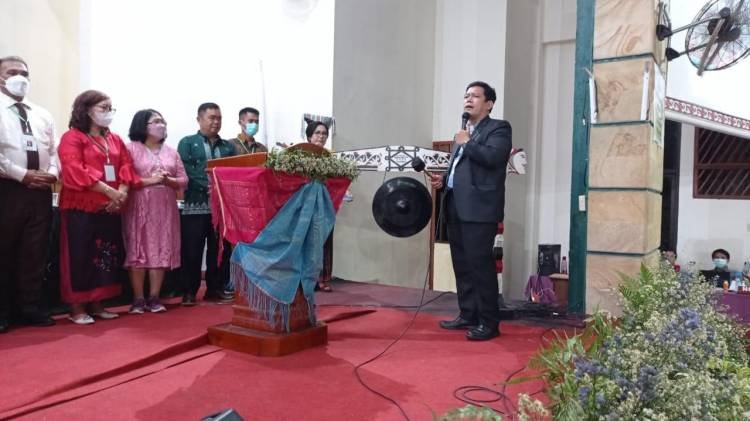 Pimpinan Sinode Menutup SSB GKPS Ke-45