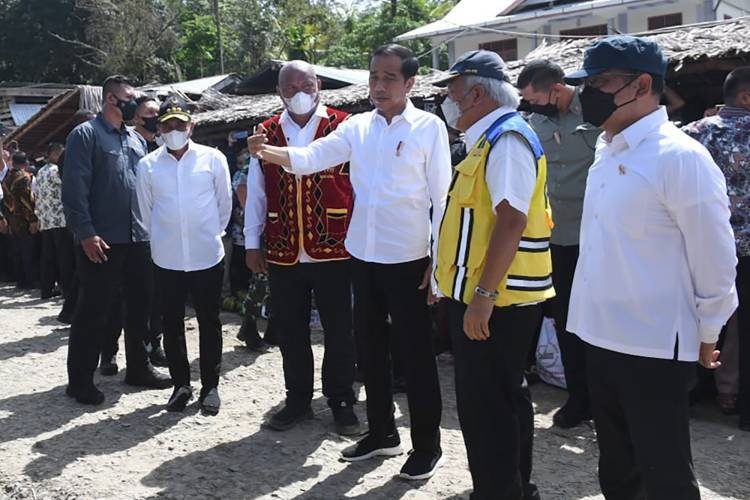 Jokowi Targetkan Jalan Nasional di Nias Utara Rampung Tahun Depan