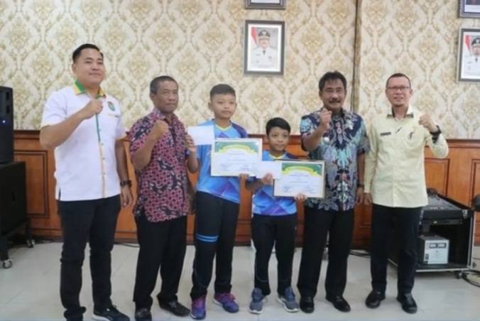 Wali Kota Binjai Lepas Pelajar Calon Paskibraka dan 2 Atlet Bulutangkis Anak-anak