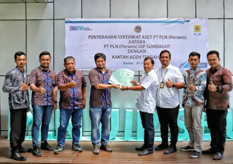 Kantah Aceh Tengah Kembali Serahkan SHGB ke PLN UIP Sumbagut