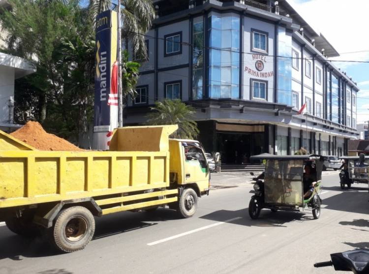 Truk Angkut Tanah di Pelabuhan Lama Sibolga Diimbau Pakai Penutup