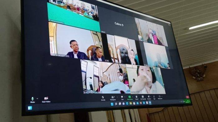 Kasus Dugaan Korupsi di Dinsos Provinsi SU, Terdakwa Menangis Minta Para Saksi Berkata Jujur