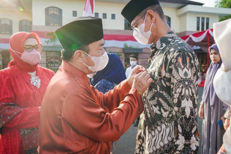 HUT ke-77 RI, PTPN III Beri Penghargaan kepada 1.104 Karyawan