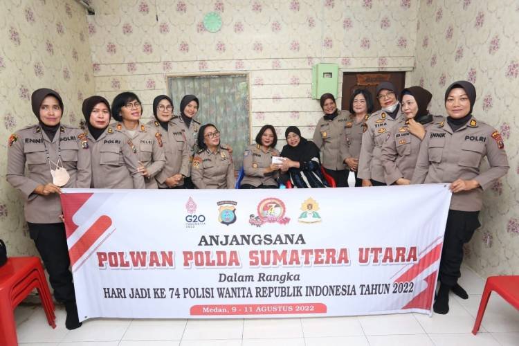 Polwan Polda Sumut Anjangsana ke Rumah Polwan yang Sakit dan Purnawirawan