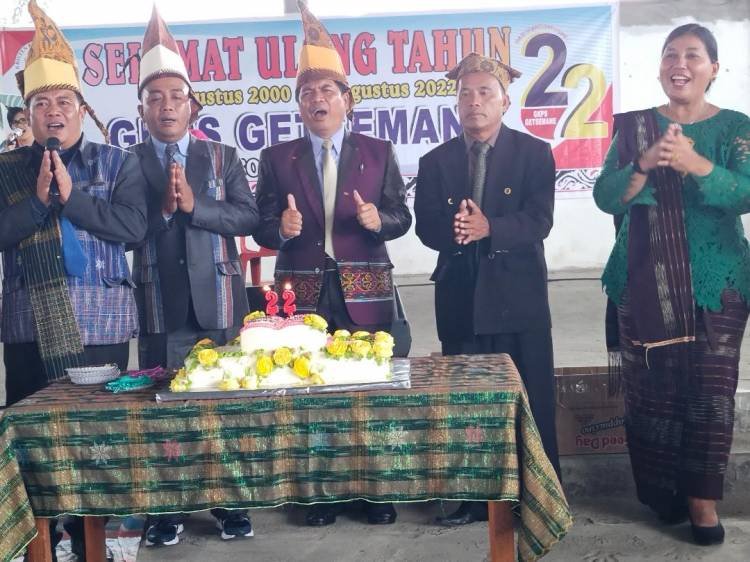 Seluruh Jemaat Bersukacita Laksanakan Pesta Ulang Tahun ke-22 GKPS Getsemane