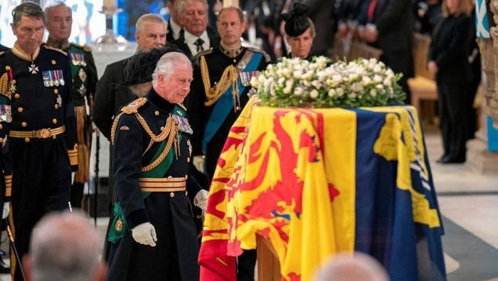 Setelah Disemayamkan 24 Jam, Jenazah Ratu Elizabeth II Diterbangkan ke London