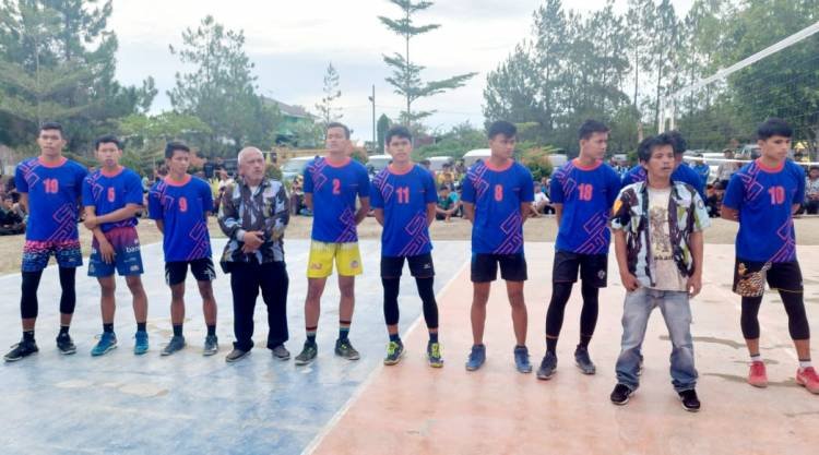 Ransus Pusat Pasar Sidikalang Kampiun Turnamen Bola Voli DPD IPK Dairi