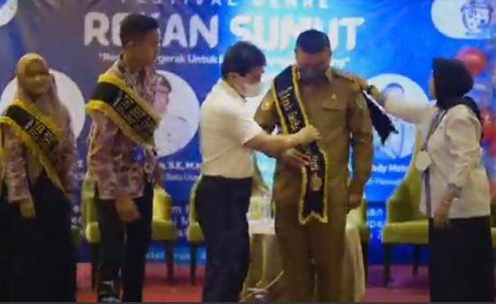 Bupati Labura Dinobatkan Sebagai Ayah GenRe Sumut