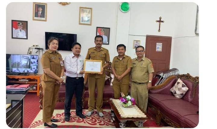 Desa Tetehosi Peroleh Piagam Penghargaan Desa Cepat Lunas PBB-P2
