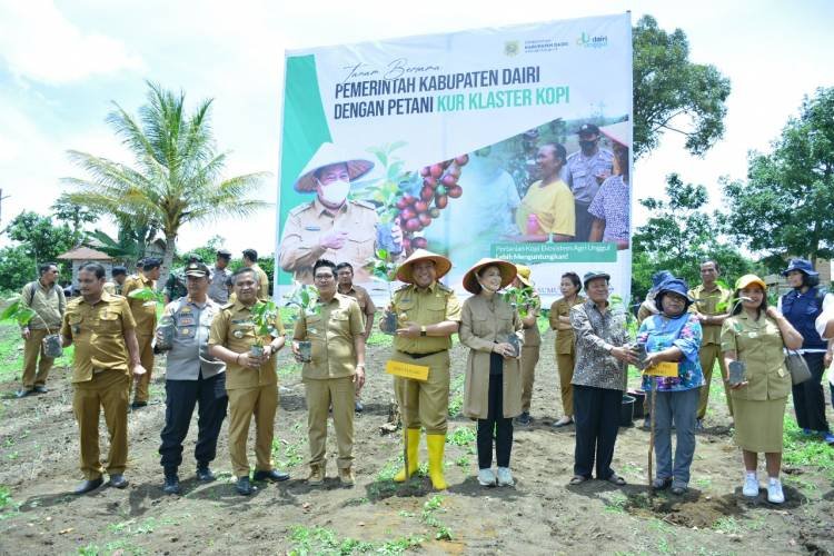 Pemkab Dairi dan Petani Canangkan Penanaman Kopi di Desa Huta Rakyat