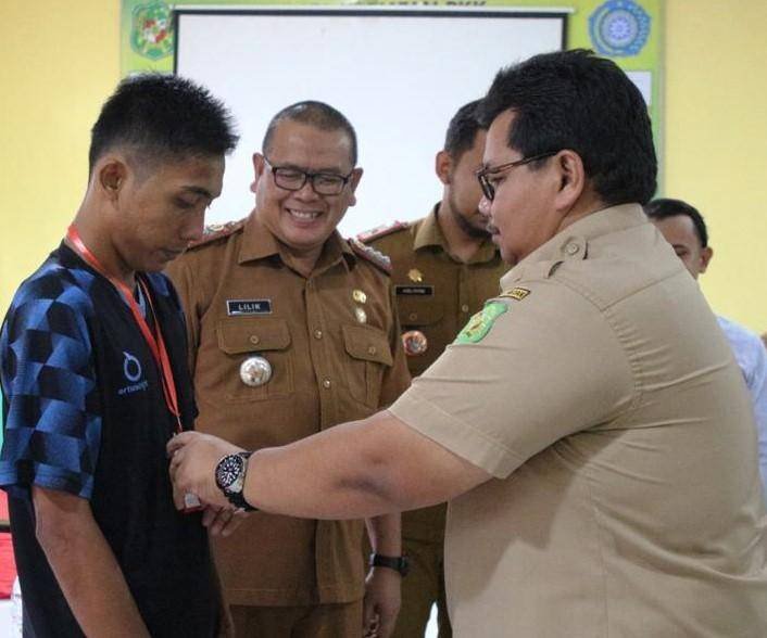 Dinas Perindustrian Gelar Pelatihan Pembuatan Pot Bunga di Kelurahan Sei Agul