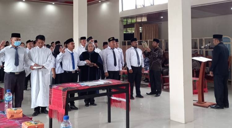 45 Anggota Panwaslu Kecamatan se-Kabupaten Dairi Dilantik