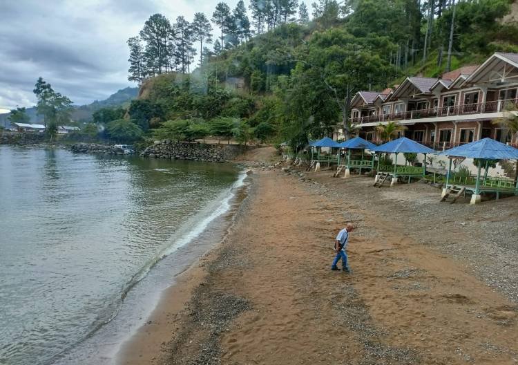 Banyak Objek Wisata di Pinggir Danau Toba, Pemkab Simalungun Diminta Perbaiki Jalan