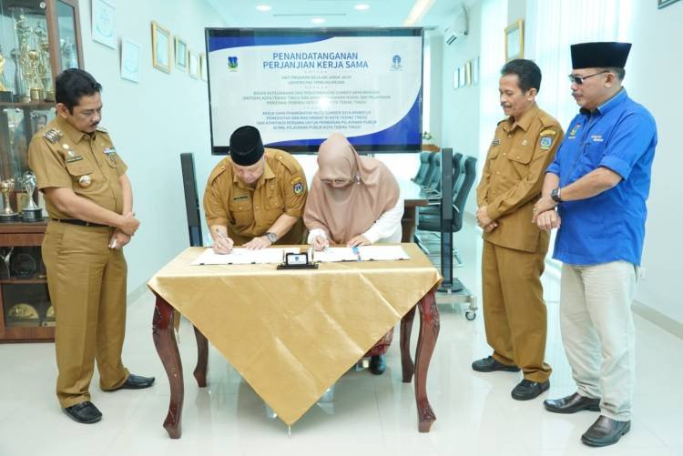 Disaksikan Pj Wali Kota Tebingtinggi, BKPSDM dan DPMPTSP Teken Kerja Sama dengan  UT