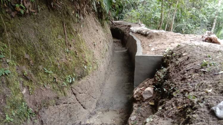 Masyarakat Turun Tangan Perbaiki Irigasi yang Rusak di Nagori Diparhataran