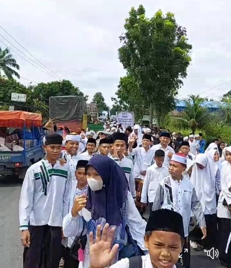 Seribuan Santri Ikuti Upacara HSN di Kualuh Selatan Labura