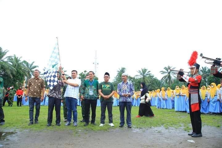 Bupati Labura Lepas Peserta Jalan Sehat Gebyar Muktamar Muhammadiyah - Aisyiyah ke-48