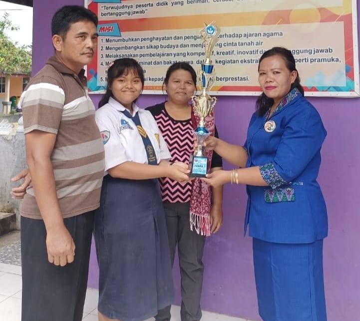 Joy Christin Siswi SMP Swasta Musyawarah Perbulan Juara OSN Karo