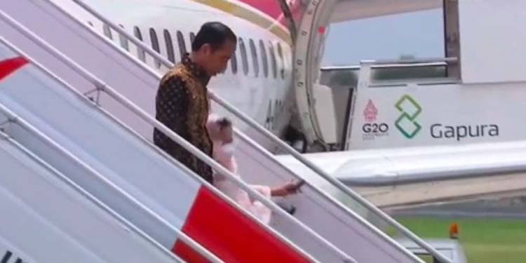 Iriana Terpeleset di Tangga Pesawat di Bali, Istana Pastikan Kondisi Baik