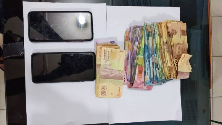 Penjual Chip Higgs Domino Diringkus Polisi di Jalan Kartini, Jutaan Uang Diamankan