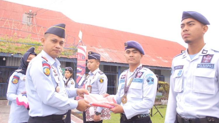 6 Petugas Lapas TBA Dapat Penghargaan dari Kanwil Kemenkumham Sumut