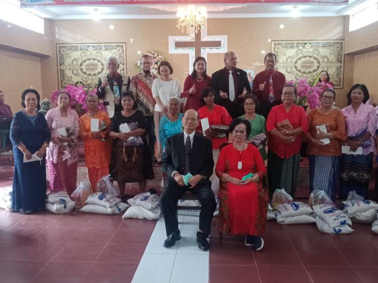 Gereja Pentakosta Jalan Lingga Pematangsiantar Berbagi Kasih di Hari Natal