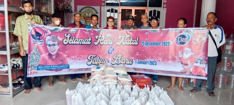 Ketua PAC Tebingtinggi Kota Bagikan Paket Nataru ke Pengurus