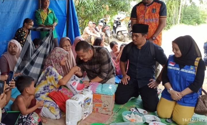 Plt Bupati Langkat Serahkan Bantuan Korban Banjir untuk Kecamatan Padang Tualang dan Tanjung Pura