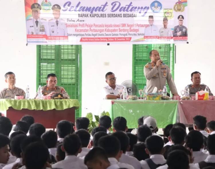 Kapolres Sergai Imbau Pelajar SMK N 1 Perbaungan Fokus Belajar