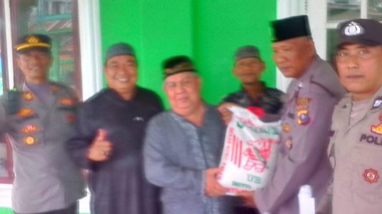Jumat Berkah, Polsek Airjoman Kunjungi Sejumlah Masjid