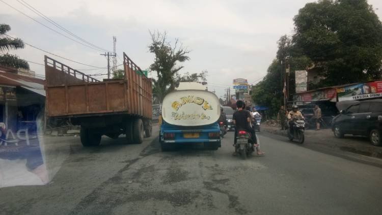 Warga Pancurbatu Geram, Jalan Jamin Ginting Kembali Rusak