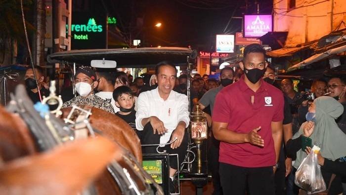 Malam Minggu di Malioboro, Jokowi Naik Andong Bareng Jan Ethes dan Lembah Manah