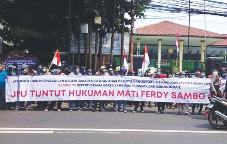 PN Jaksel Tiba-tiba Digeruduk Massa Desak Jaksa Tuntut Mati Ferdy Sambo