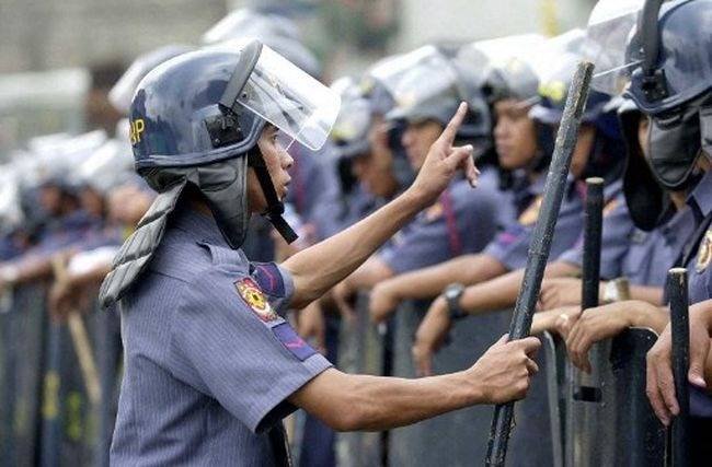 Presiden Filipina Perintahkan Semua Perwira Polisi Terlibat Narkoba Mundur