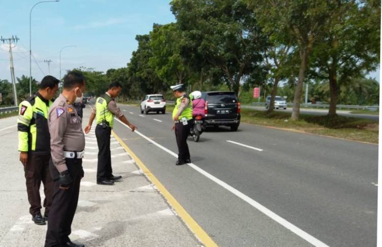 Siswi SMA Tewas Ditabrak Truk di Jalan Bandara, Sopirnya Diburon