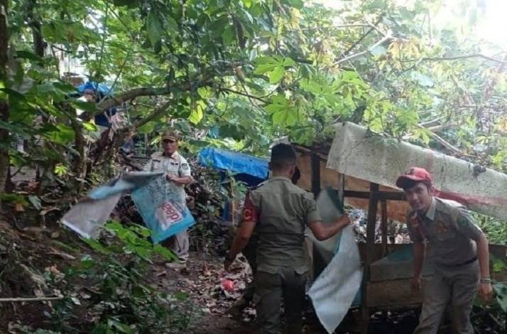 Satpol PP Padangsidimpuan Bongkar Pondok Mesum