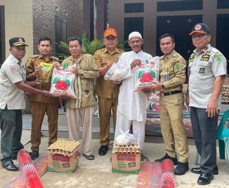 Wabup dan Kadis Sosial Labura Tinjau Korban Banjir di Marbau