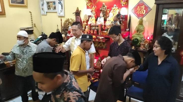 Hari ke-8 Imlek, Wong Chun Sen Undang Anak Yatim Piatu Panti Asuhan ke Rumah